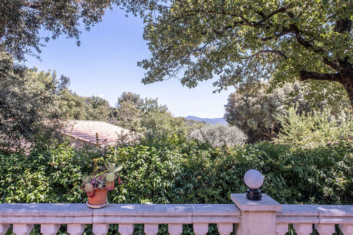 Maison à LA ROQUEBRUSSANNE