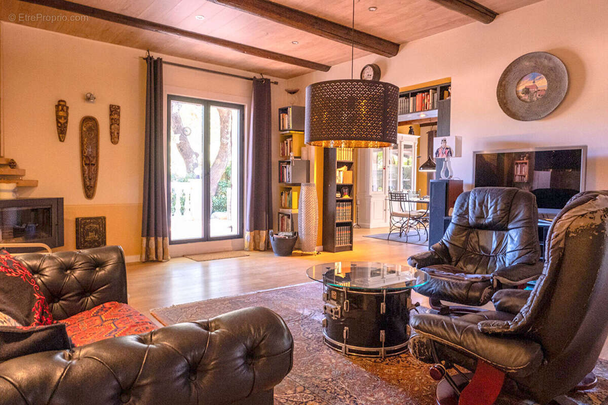 Maison à LA ROQUEBRUSSANNE