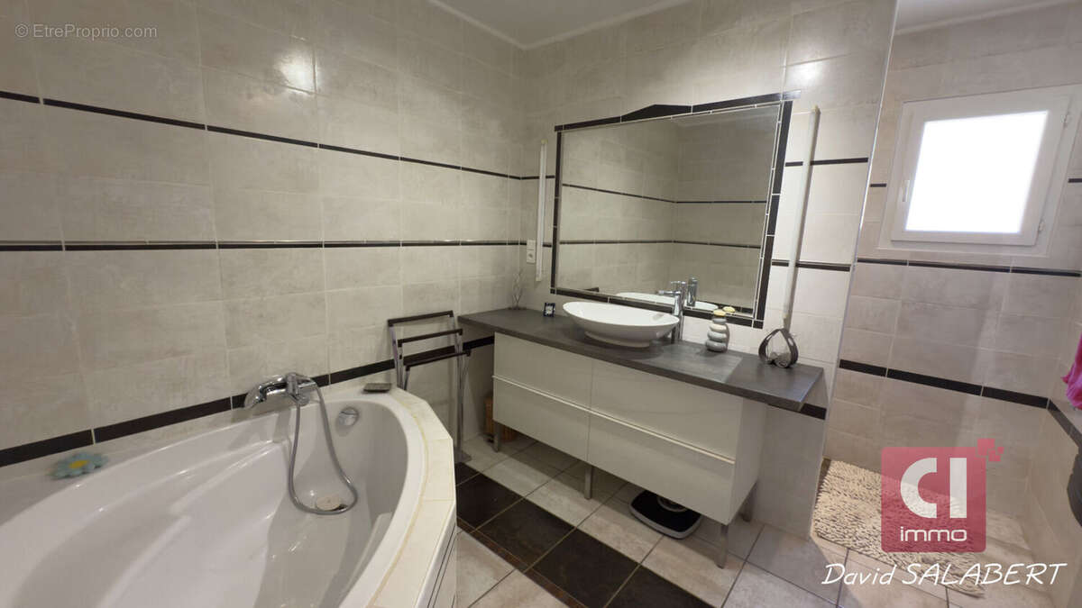 Maison à FORCALQUEIRET