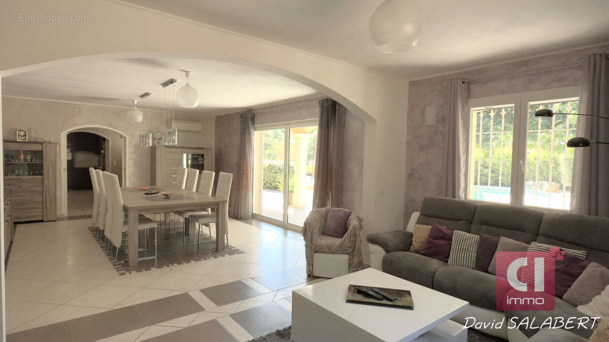 Maison à FORCALQUEIRET