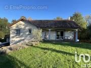 Photo 1 - Maison à LA CHAPELLE-DE-LA-TOUR