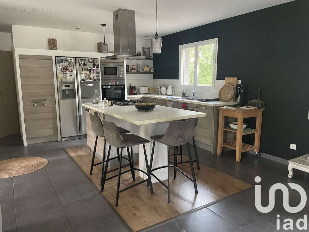 Photo 3 - Maison à LA CHAPELLE-DE-LA-TOUR