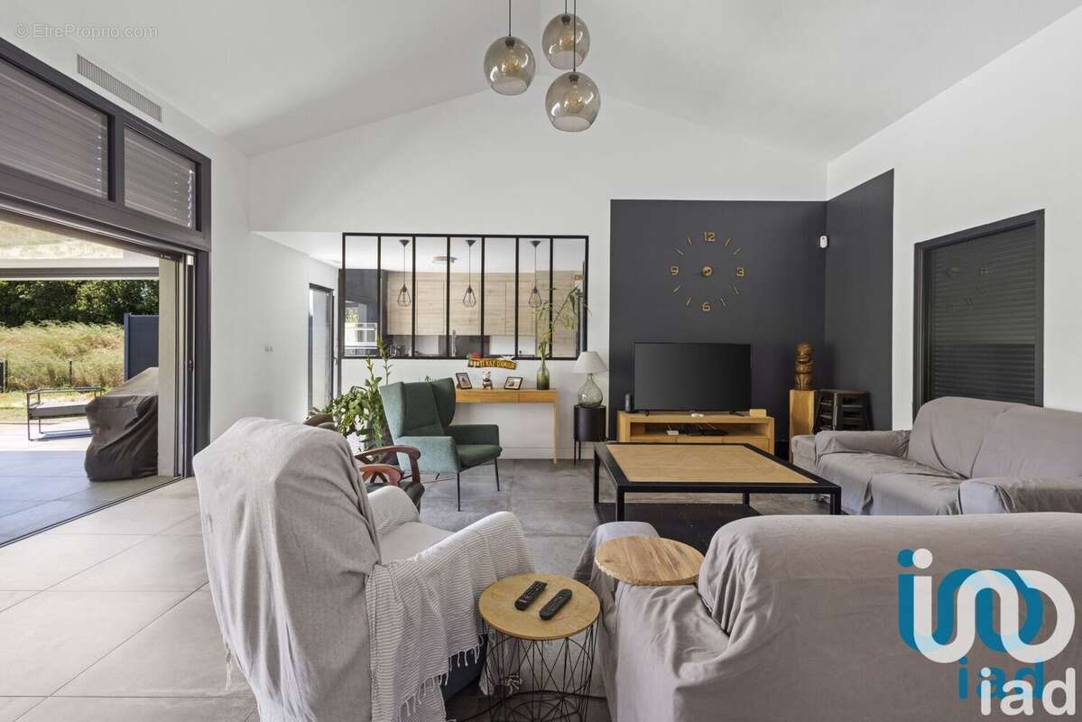 Photo 5 - Maison à ROGNES