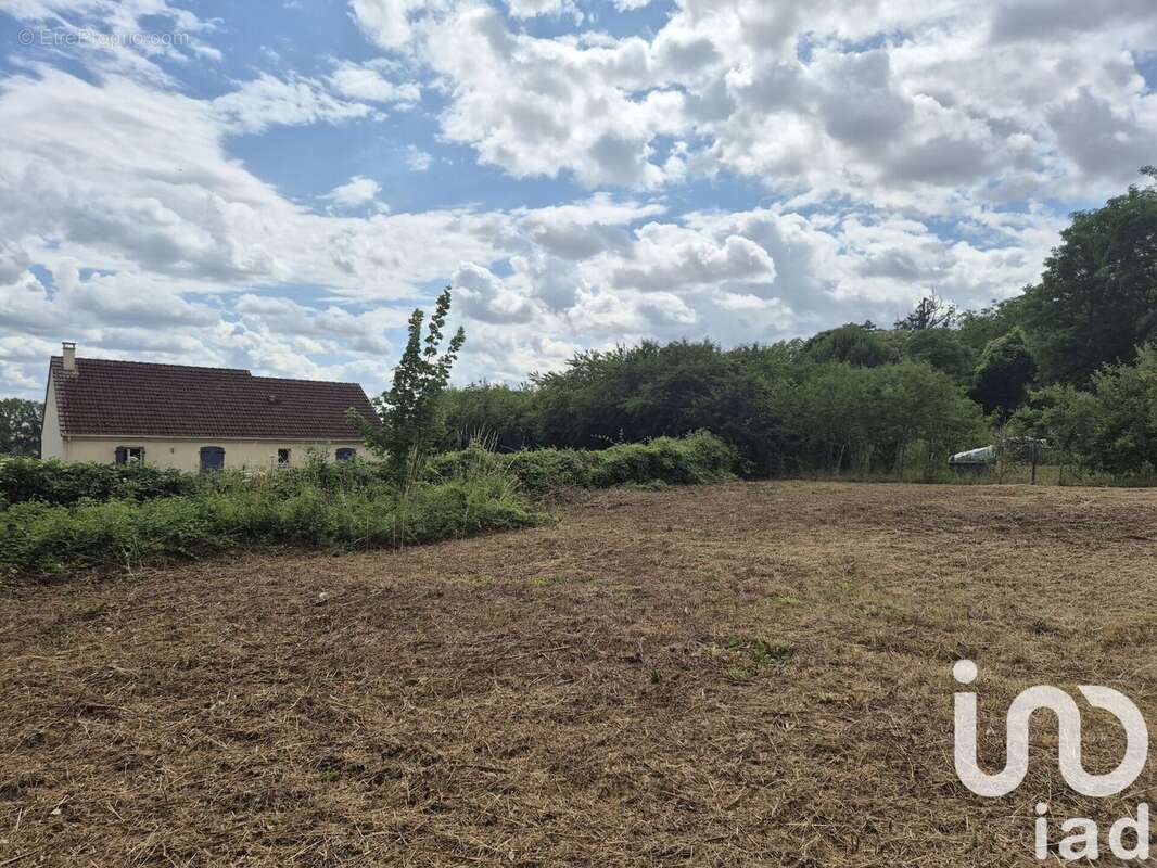 Photo 7 - Terrain à LAROCHE-SAINT-CYDROINE