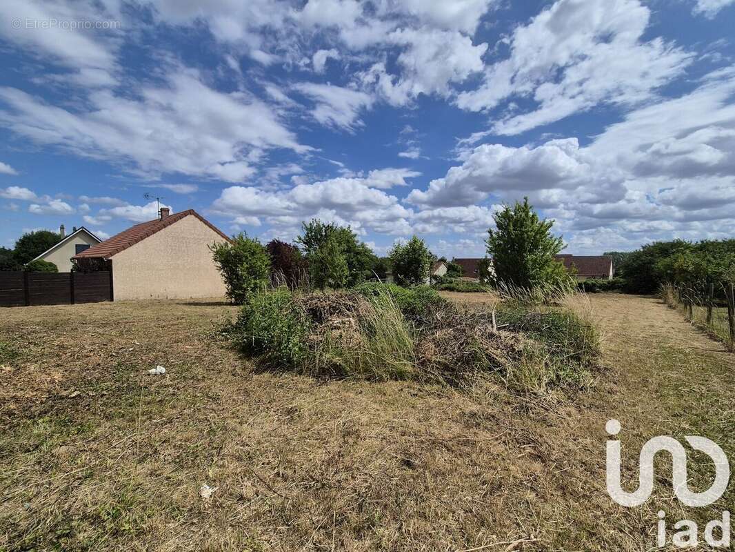 Photo 9 - Terrain à LAROCHE-SAINT-CYDROINE