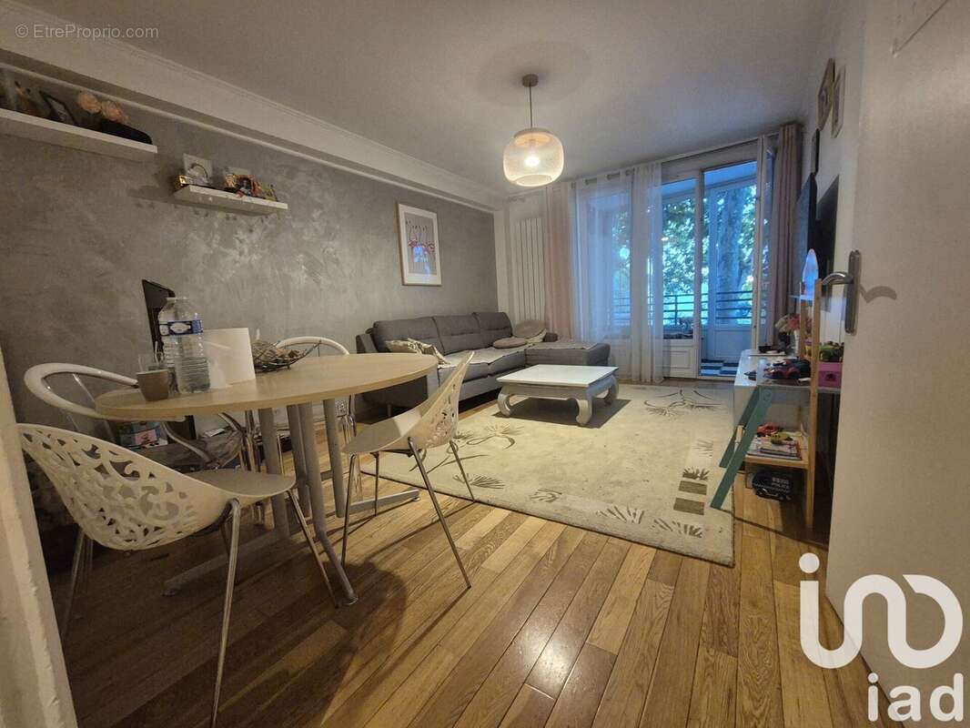 Photo 8 - Appartement à LIVRY-GARGAN