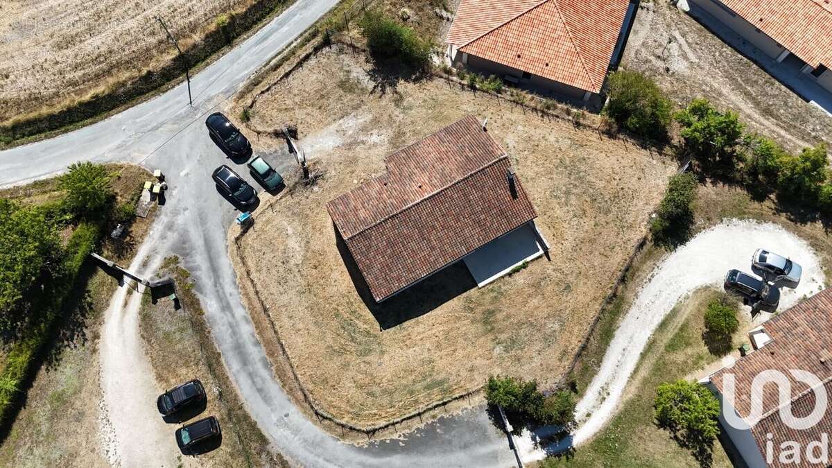 Photo 2 - Maison à COURGEAC