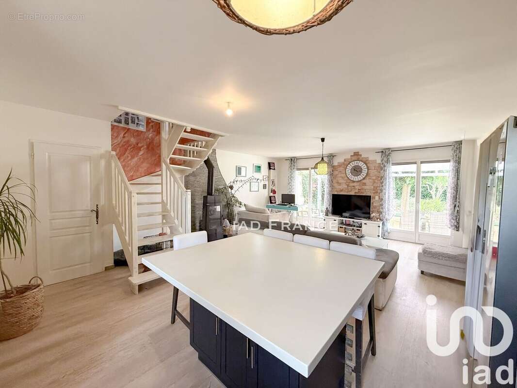 Photo 2 - Maison à ROUGIERS