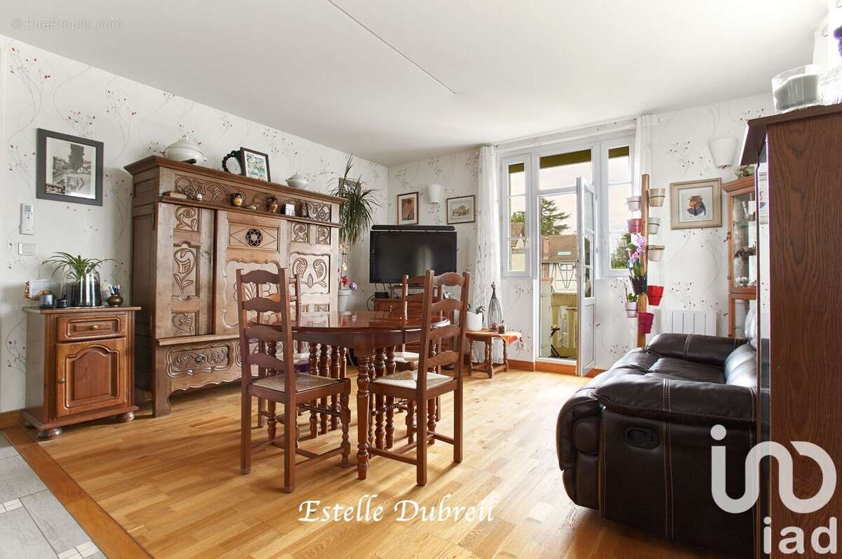 Photo 5 - Maison à TOUSSUS-LE-NOBLE