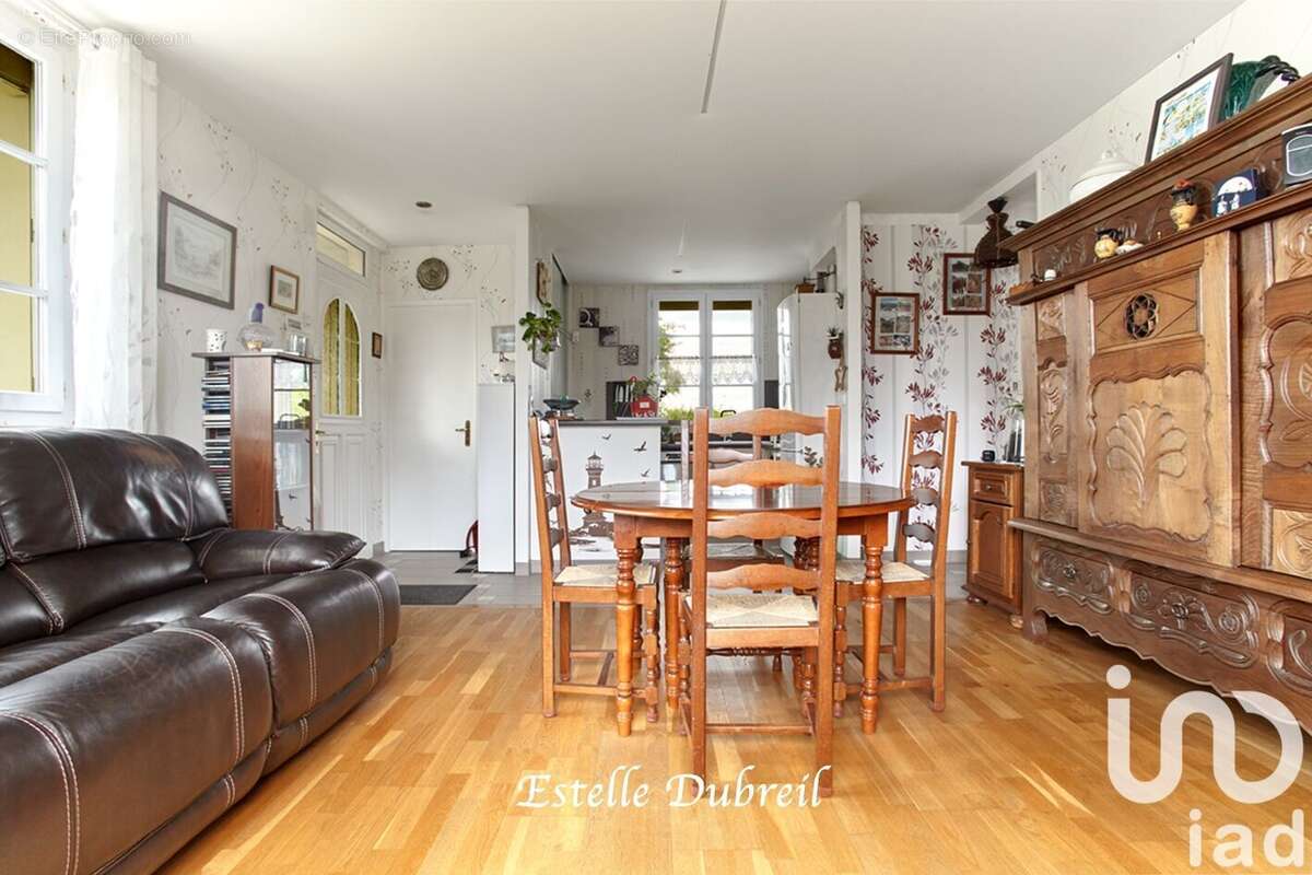 Photo 6 - Maison à TOUSSUS-LE-NOBLE