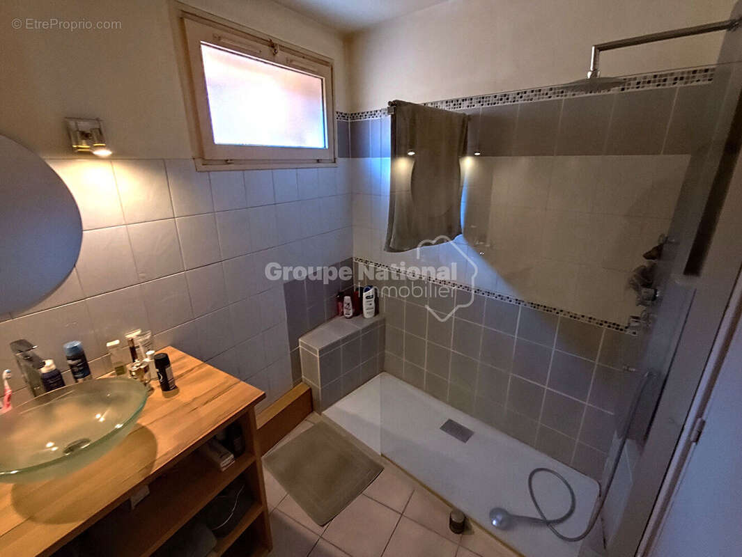 Appartement à JONQUIERES