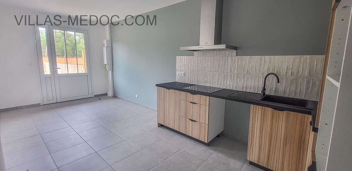 Appartement à VENDAYS-MONTALIVET