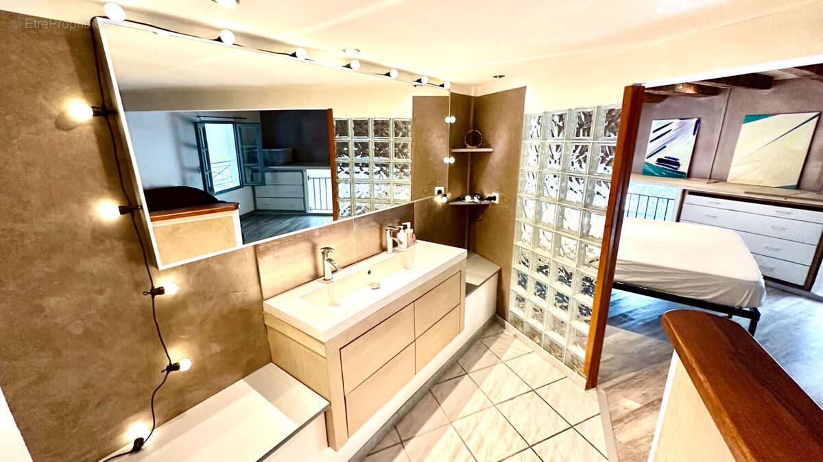 Appartement à ALTHEN-DES-PALUDS