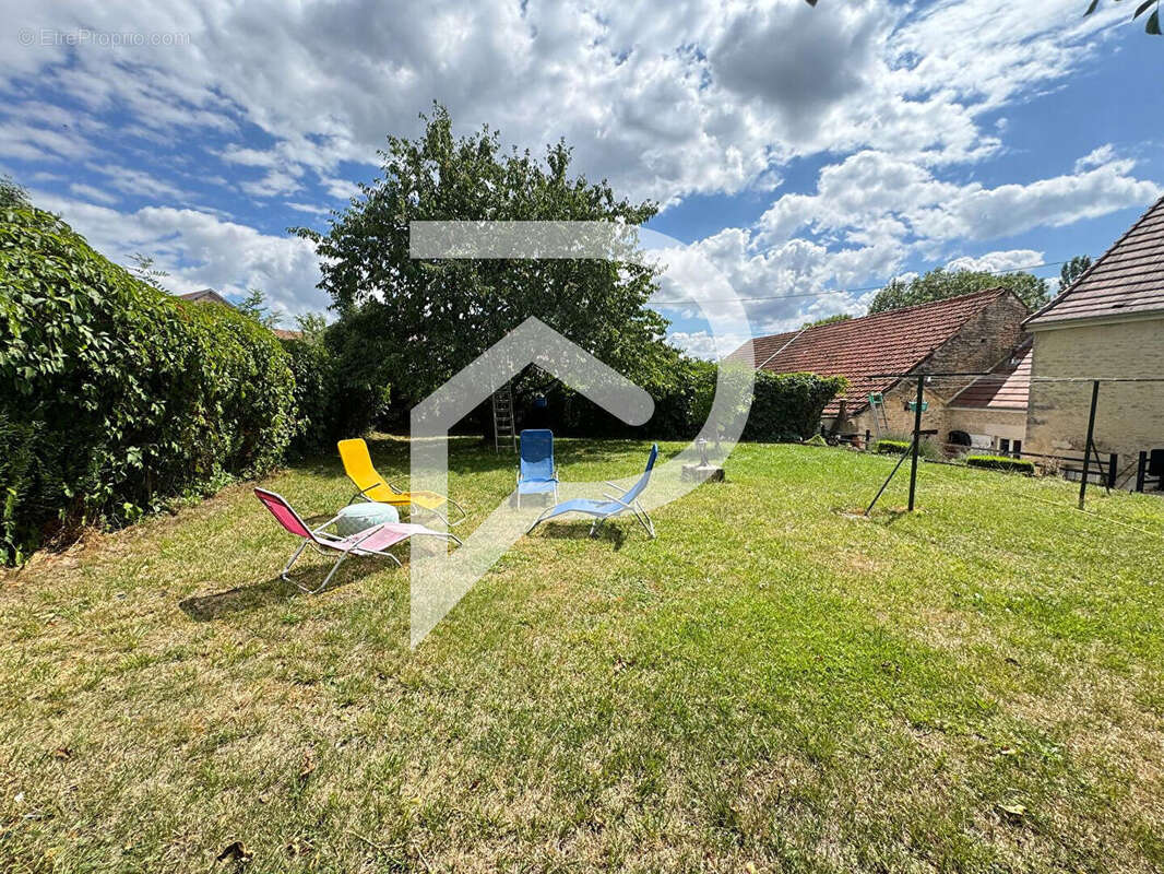 Maison à VILLIERS-SUR-SUIZE