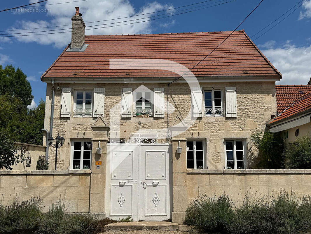 Maison à VILLIERS-SUR-SUIZE