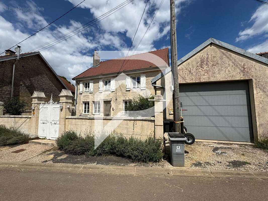 Maison à VILLIERS-SUR-SUIZE