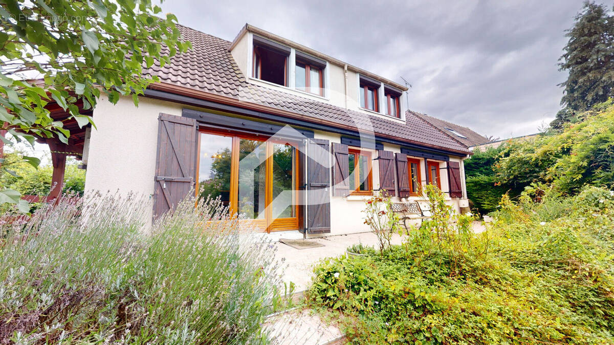 Maison à BOURAY-SUR-JUINE