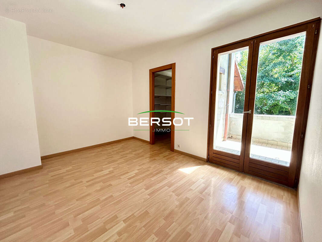 Appartement à CHAMPANGES