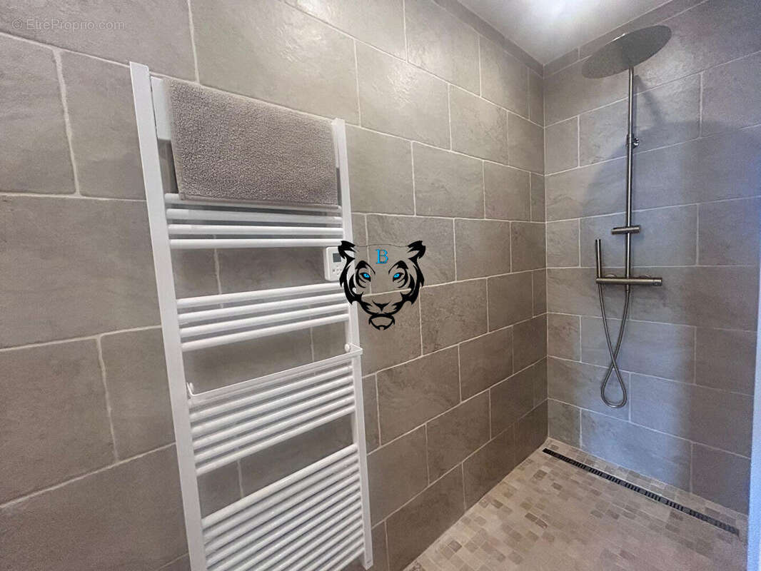 Appartement à LES ISSAMBRES