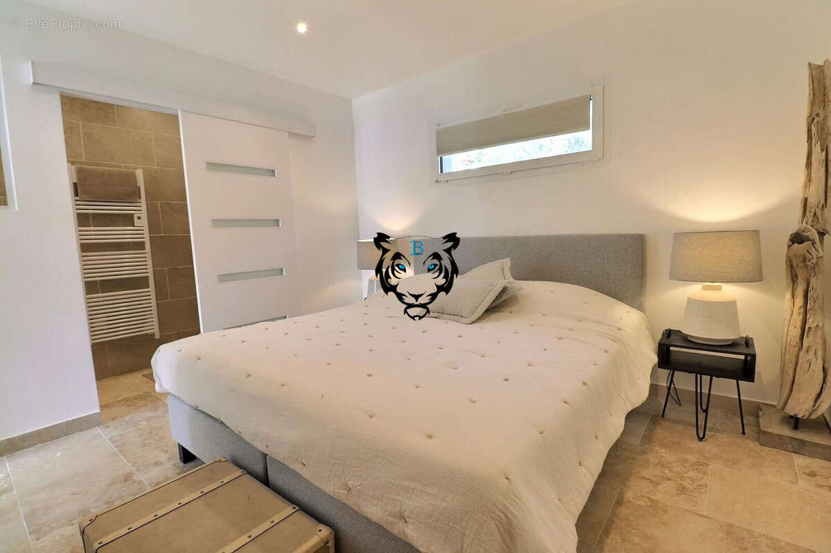 Appartement à LES ISSAMBRES