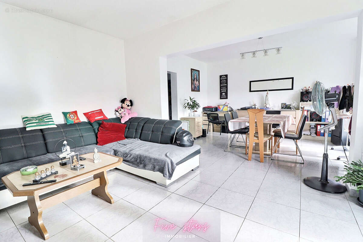 Maison à AUDUN-LE-ROMAN