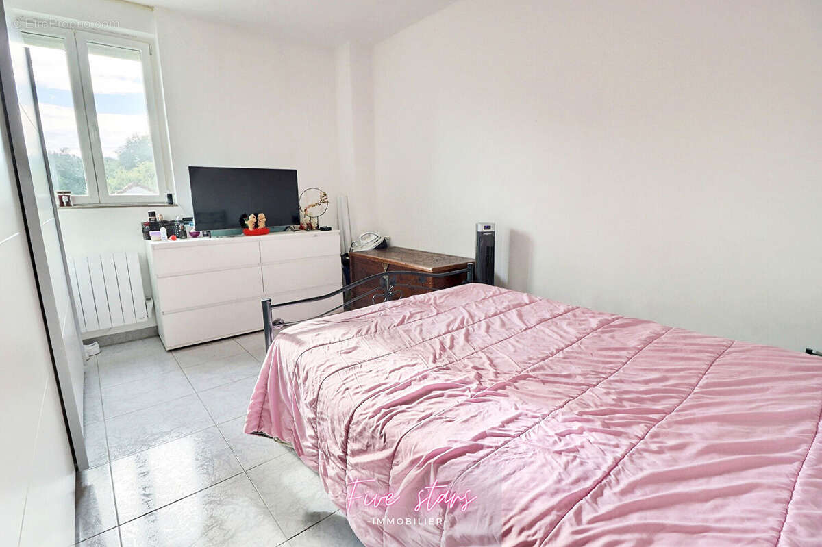 Maison à AUDUN-LE-ROMAN