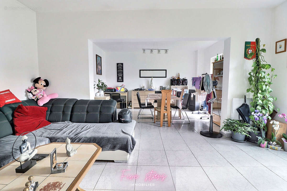 Maison à AUDUN-LE-ROMAN