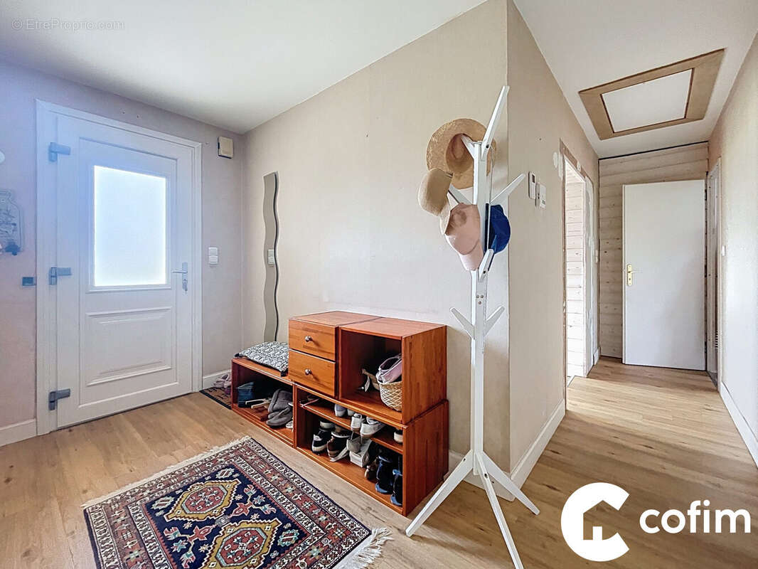 Entrée - couloir du T4  - Maison à LOURDES