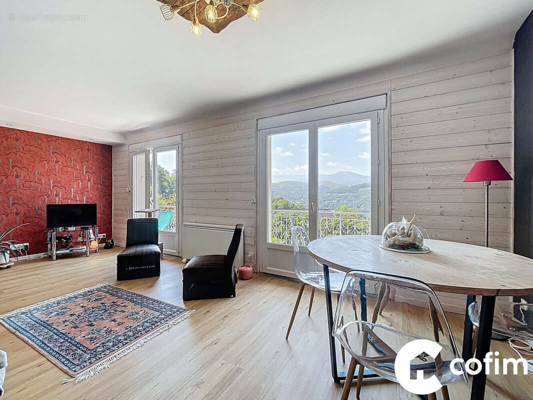 Salon - séjour T4  - Maison à LOURDES