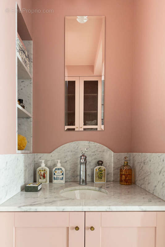 Appartement à PARIS-2E