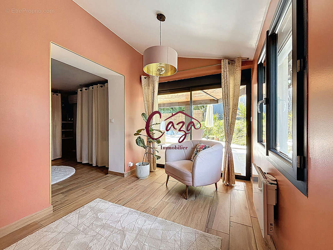 Maison à CAMBLANES-ET-MEYNAC