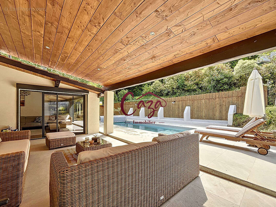 Maison à CAMBLANES-ET-MEYNAC