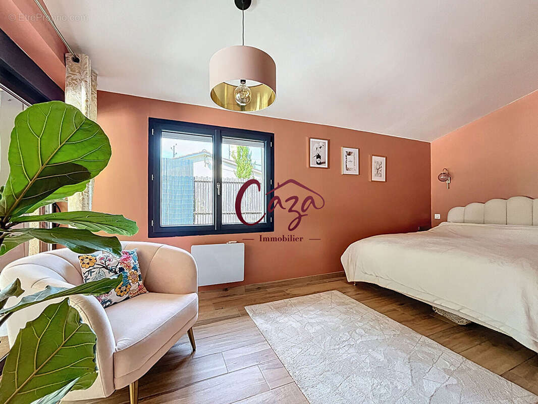 Maison à CAMBLANES-ET-MEYNAC