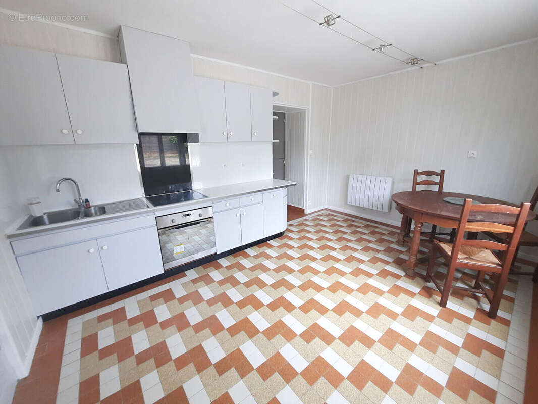 Maison à SAINT-MALO-DE-GUERSAC