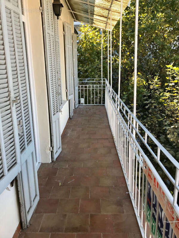 Appartement à MARSEILLE-4E