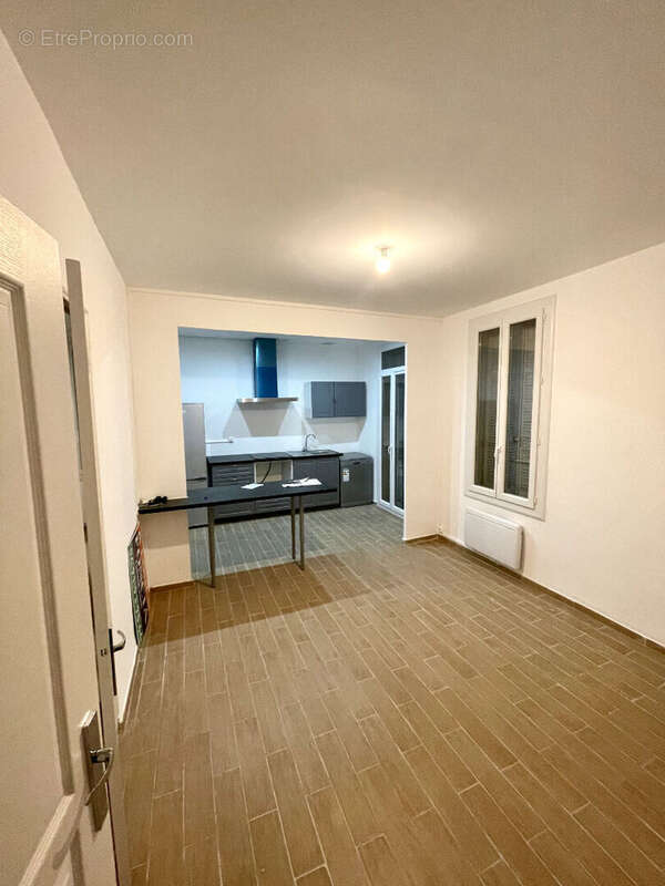 Appartement à MARSEILLE-4E