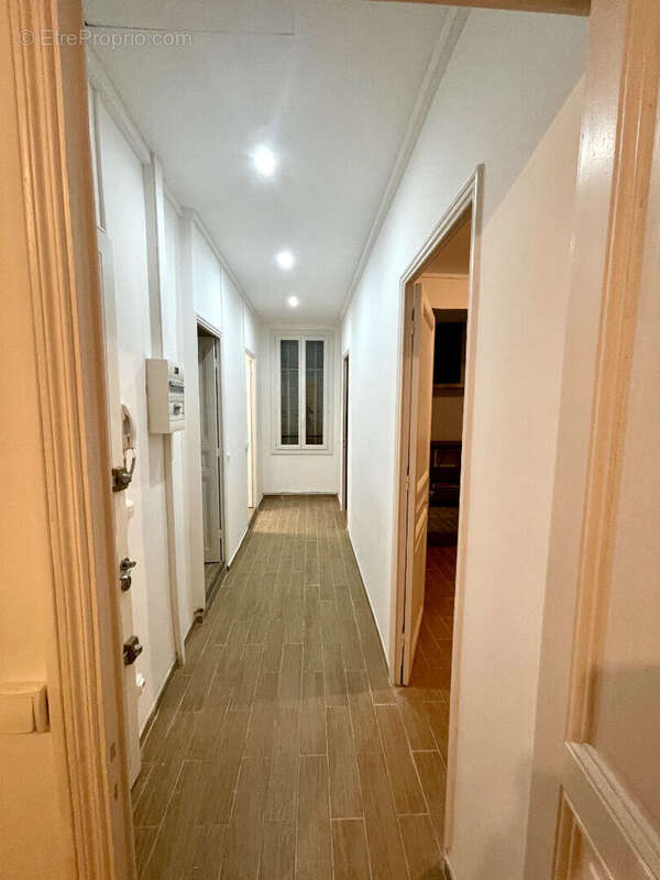 Appartement à MARSEILLE-4E