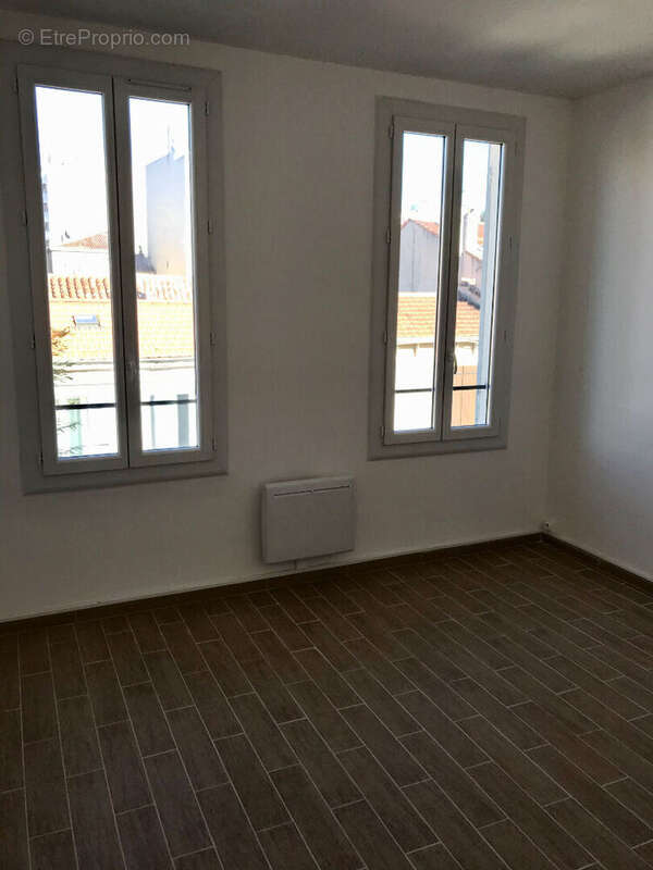 Appartement à MARSEILLE-4E