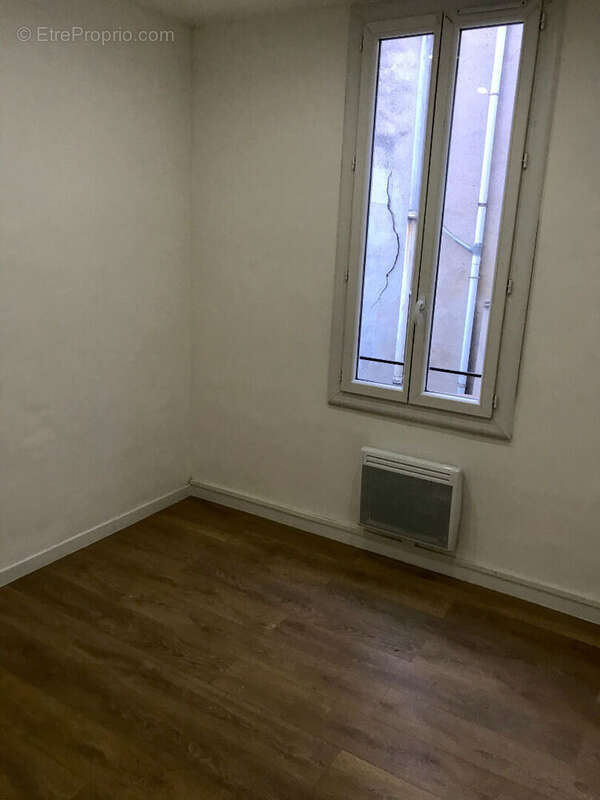 Appartement à MARSEILLE-4E