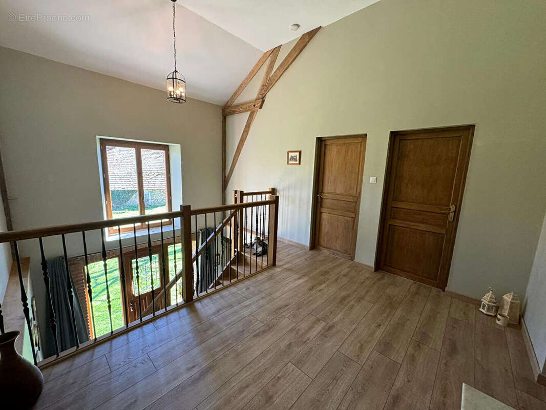 Maison à SAINT-PRIEST-LA-PLAINE