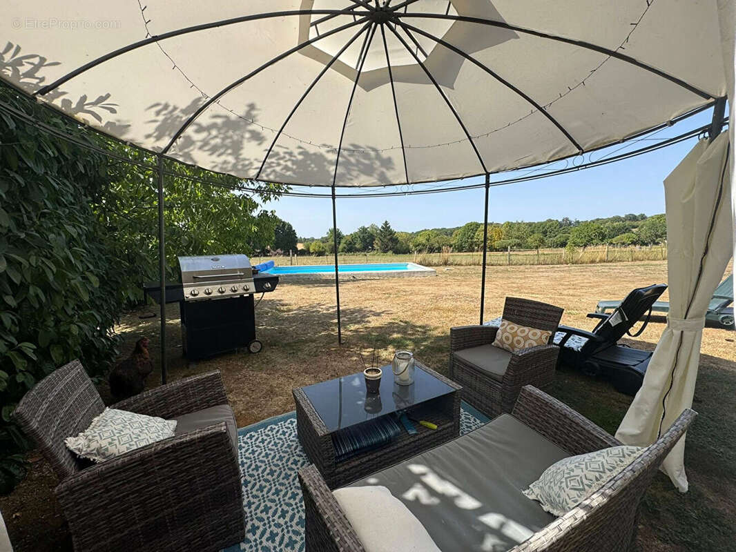 Maison à SAINT-PRIEST-LA-PLAINE