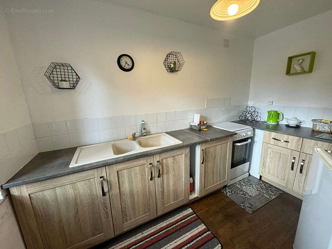 Maison à SAINT-PRIEST-LA-PLAINE