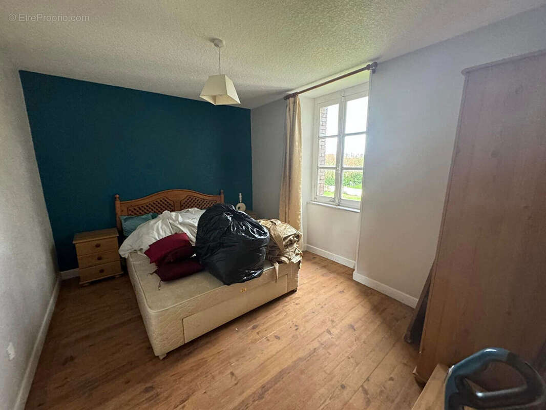 Maison à SAINT-PRIEST-LA-PLAINE