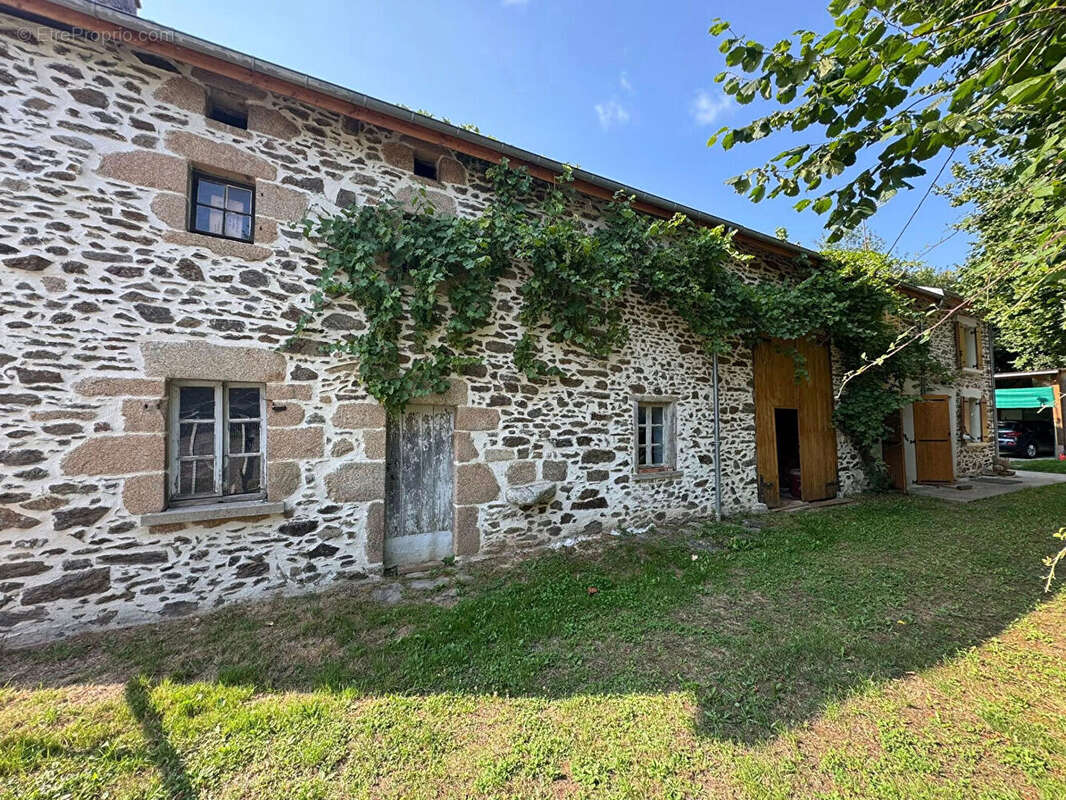 Maison à SAINT-SULPICE-LAURIERE