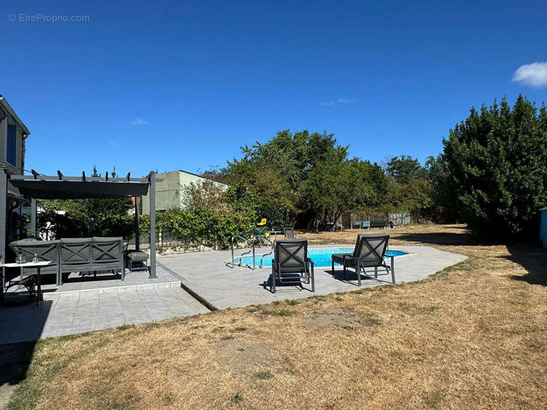 Maison à MAGNAC-LAVAL