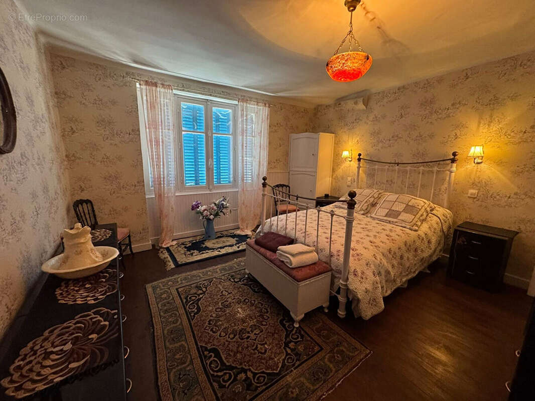 Maison à MAGNAC-LAVAL