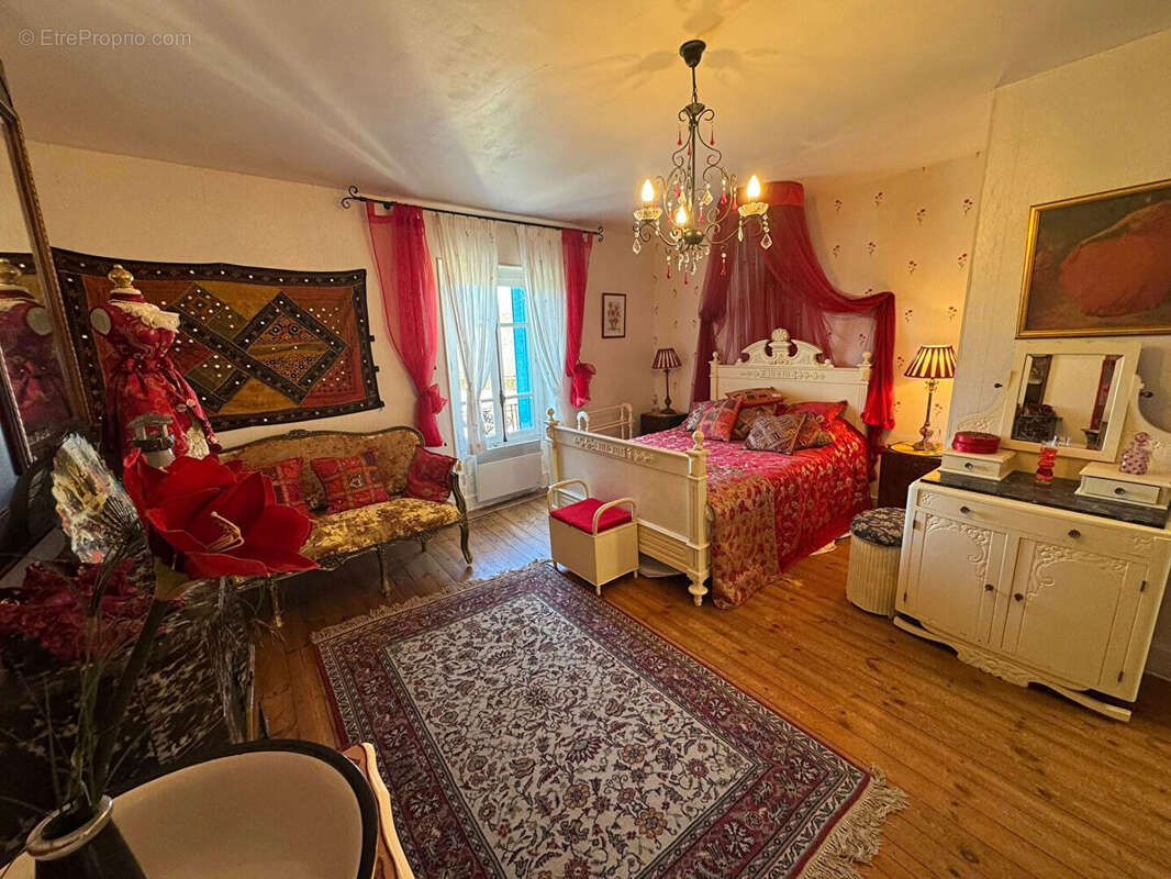 Maison à MAGNAC-LAVAL