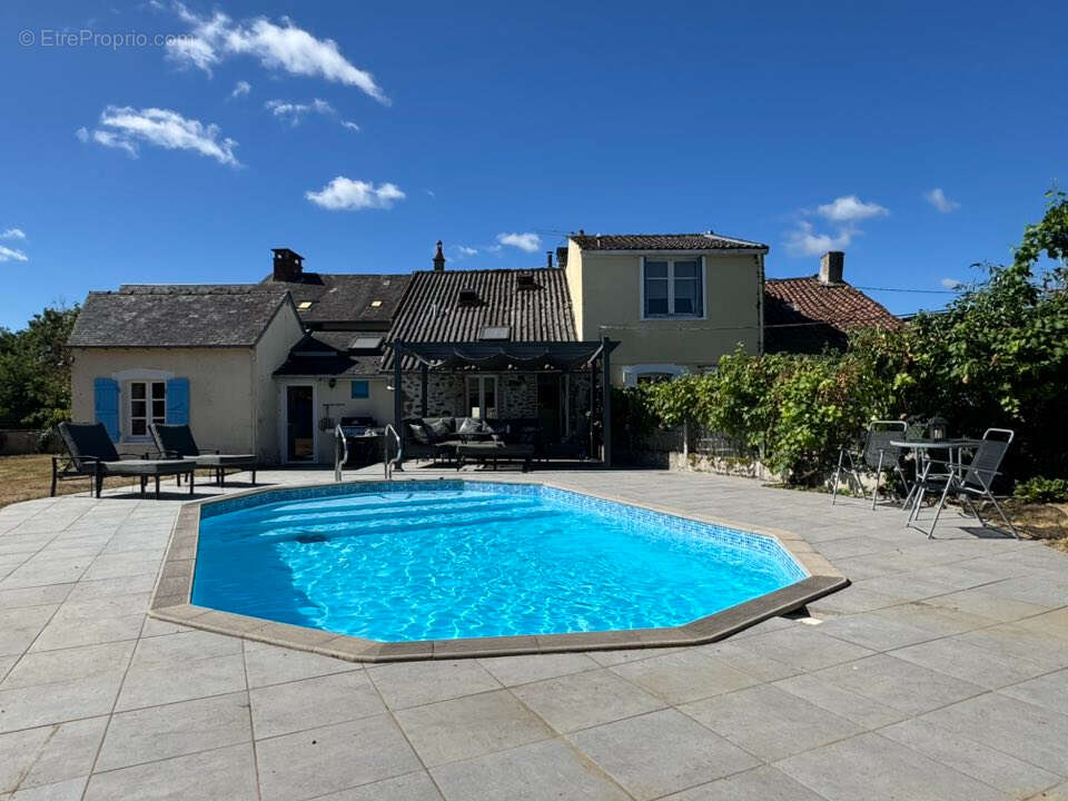 Maison à MAGNAC-LAVAL