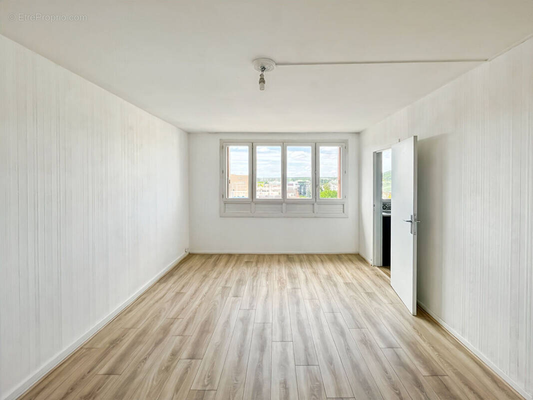 Appartement à MANTES-LA-JOLIE