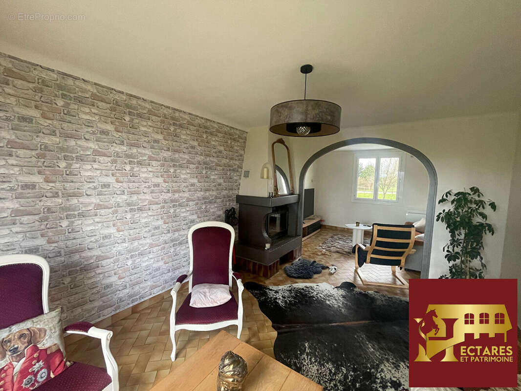 Maison à GRAND-AUVERNE